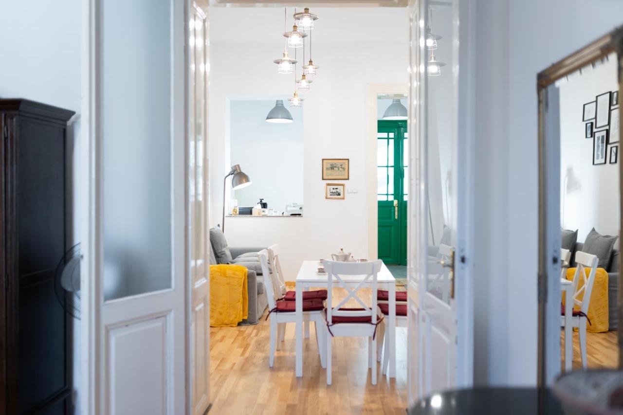 Historic 5 star apartment in the main plaza - B&B Cluj-Napoca