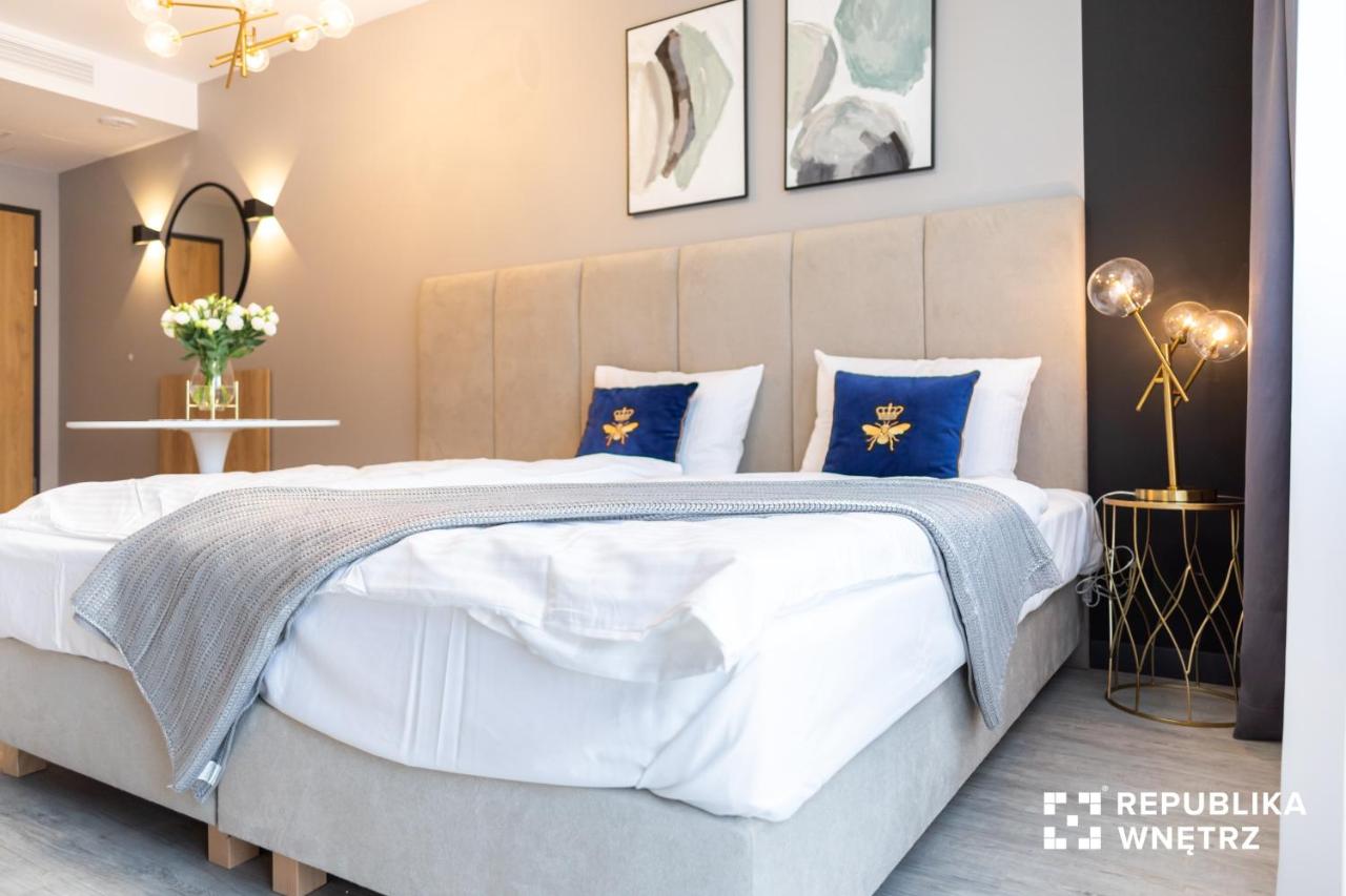 Apartament Brzoskwiniowy - Bed and Breakfast
