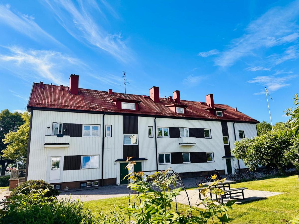 Pensionat Prinshöjden - Downtown Apartments - Bed and Breakfast Katrineholm