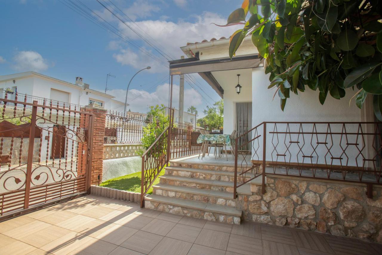 Apartamento planta baja 800 Mt playa Torredembarra - B&B