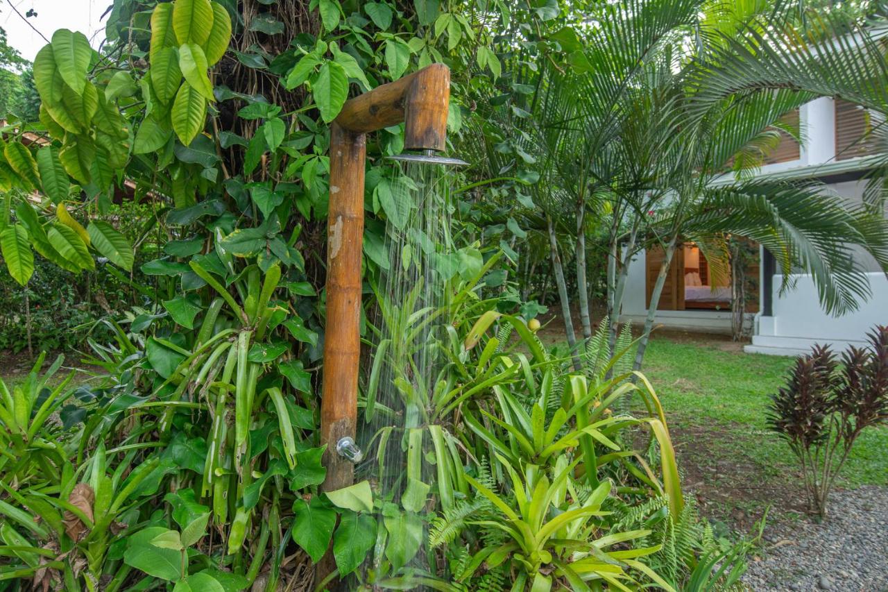 Tres Lodge Villa - Shared Pool - Natural Setting - Bed and Breakfast