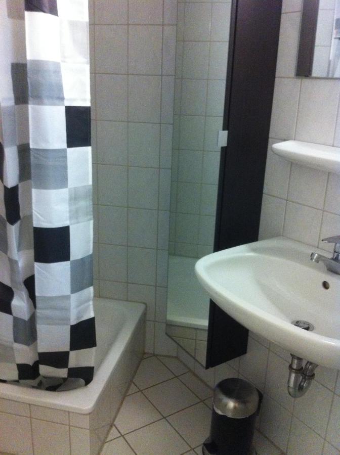 Apartment with Shower 58
