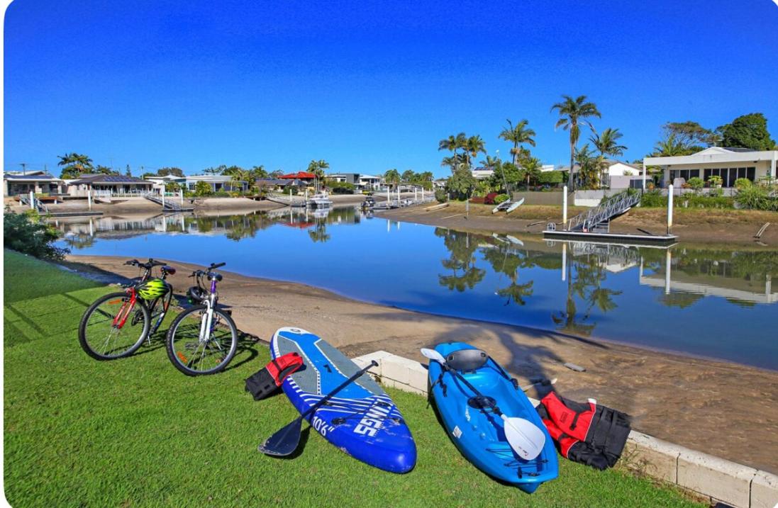 Fabulous Canal-front Unit in Mooloolaba - B&B