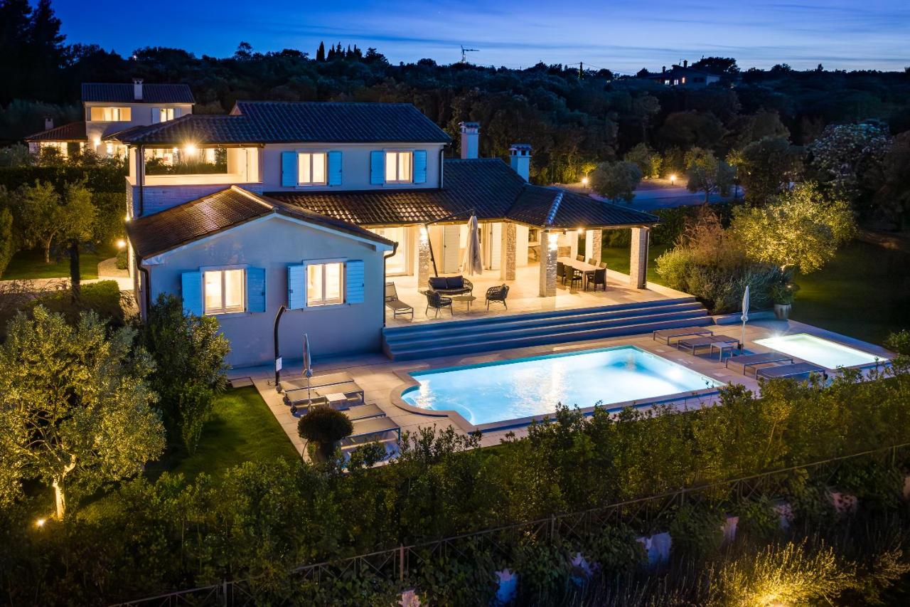 Villa con Piscina Privata