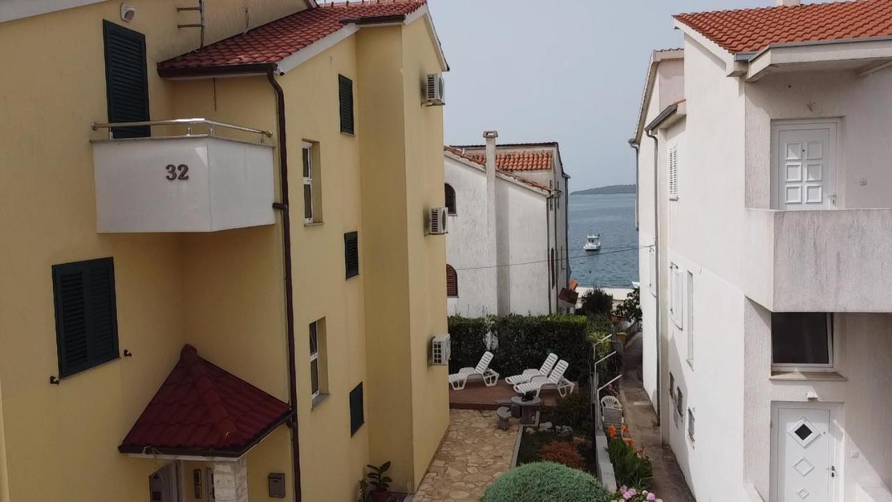 Villa Veronika - Ferienwohnung Brodarica