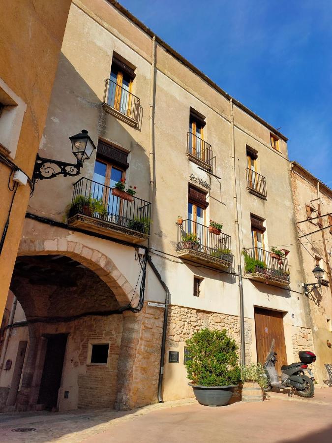 Les Voltes III - stunning 5BD home with panoramic views in hilltop wine village - B&B