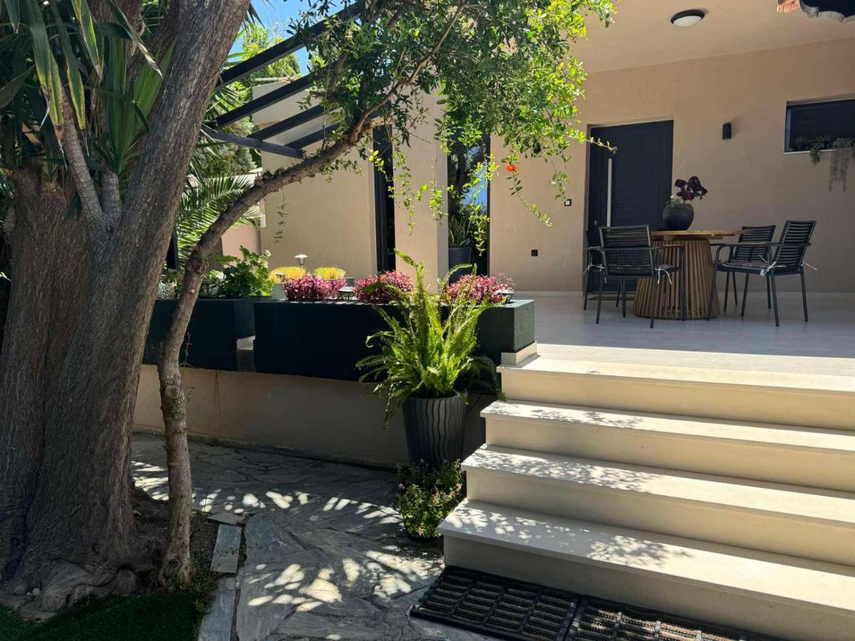 Malvina homes Karteros - Bed and Breakfast