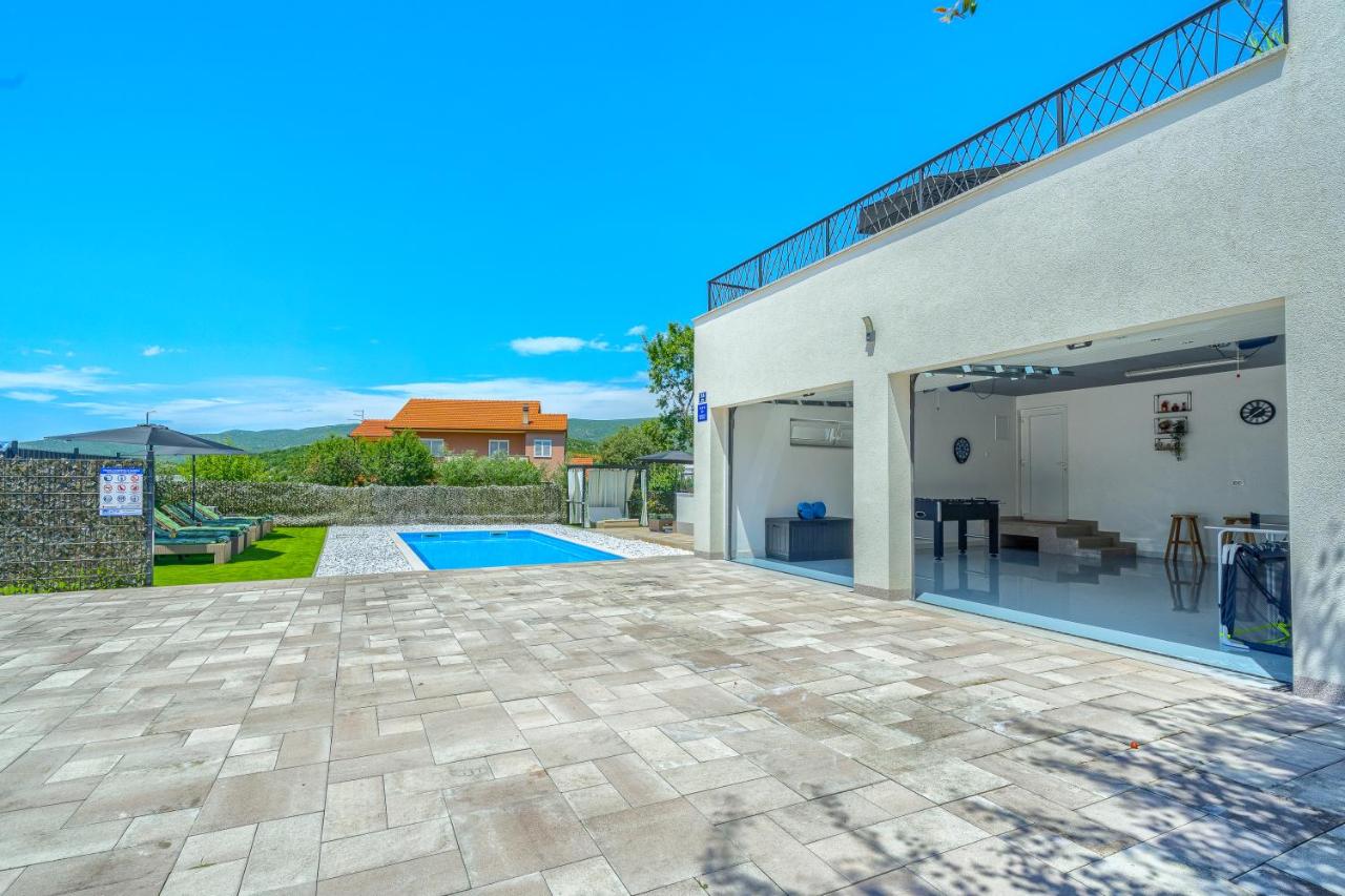 Luxury Villa Nikoma with heated pool and whirlpool - B&B Duga Međa