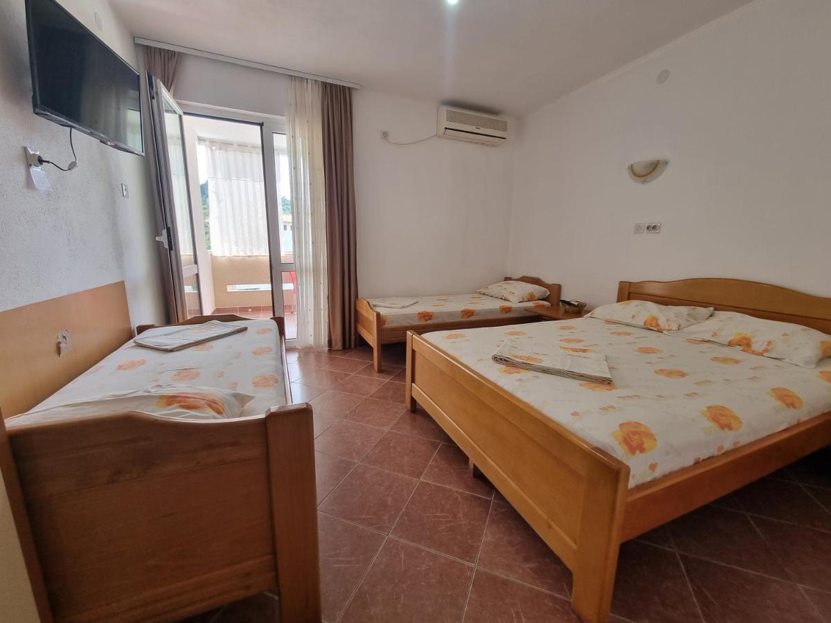 Quadruple Room with Terrace