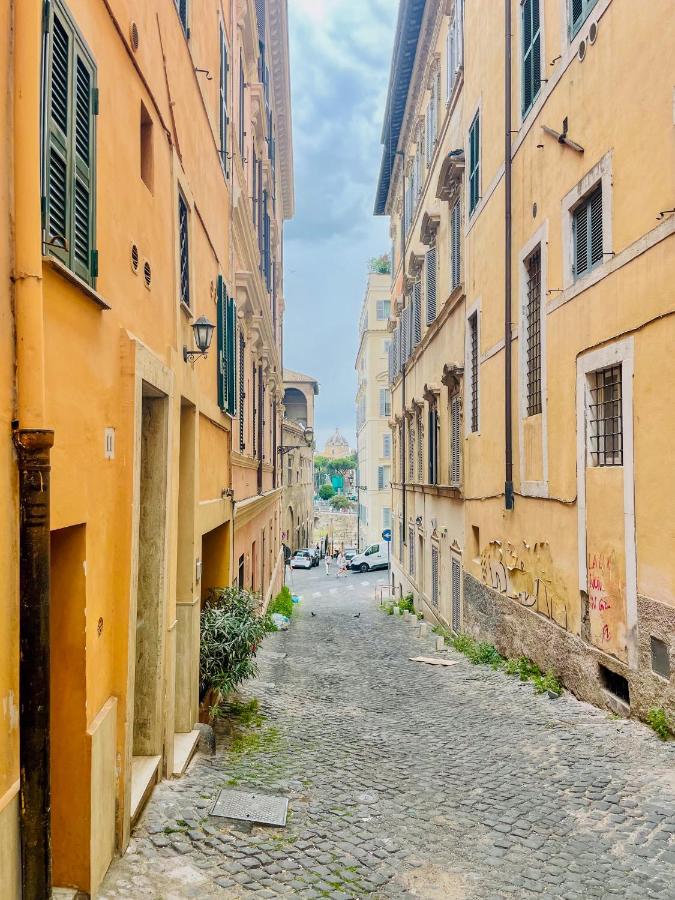 La casa di G - A pochi passi dal Colosseo! - Affascinante e Confortevole Oasi nel Quartiere Monti - B&B