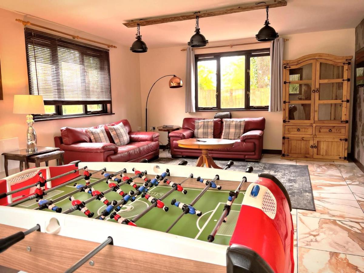 Primrose 15-Kaowood-Hot Tub-Pet friendly-Tenby - Bed and Breakfast