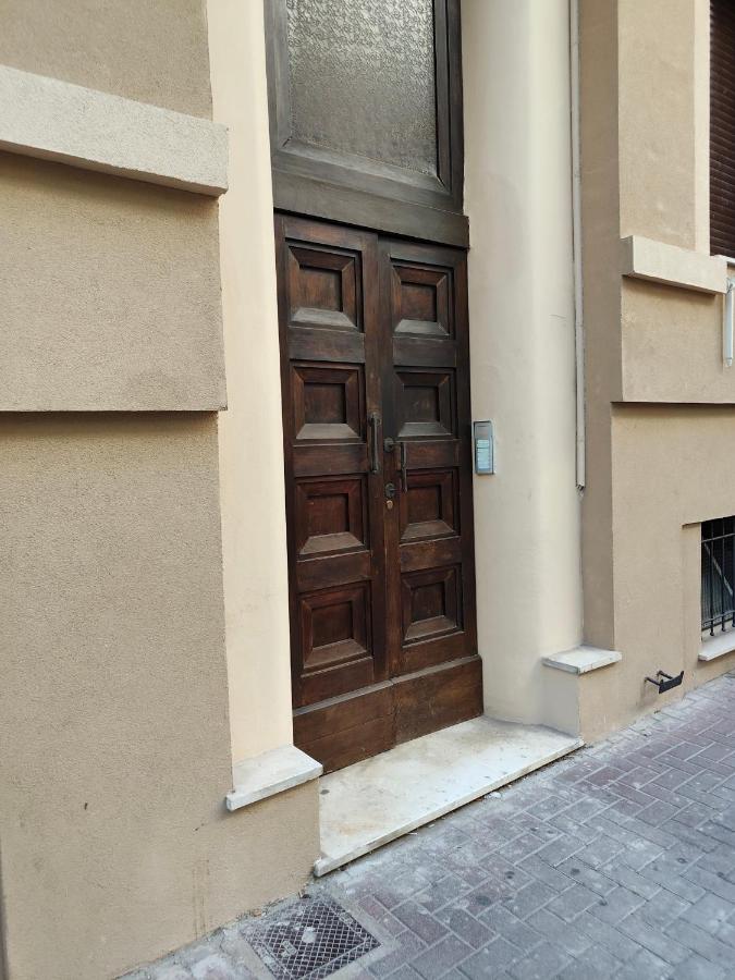 Sea Front Apartment City Centre - B&B Pescara