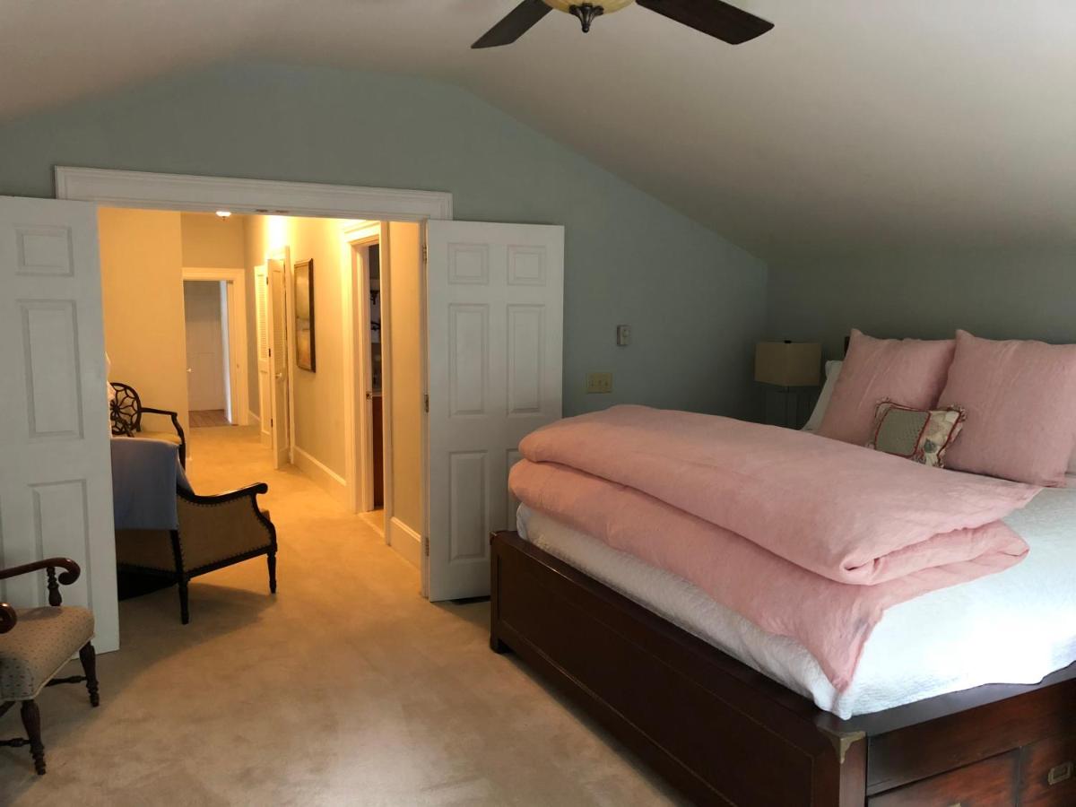 Deluxe King Suite