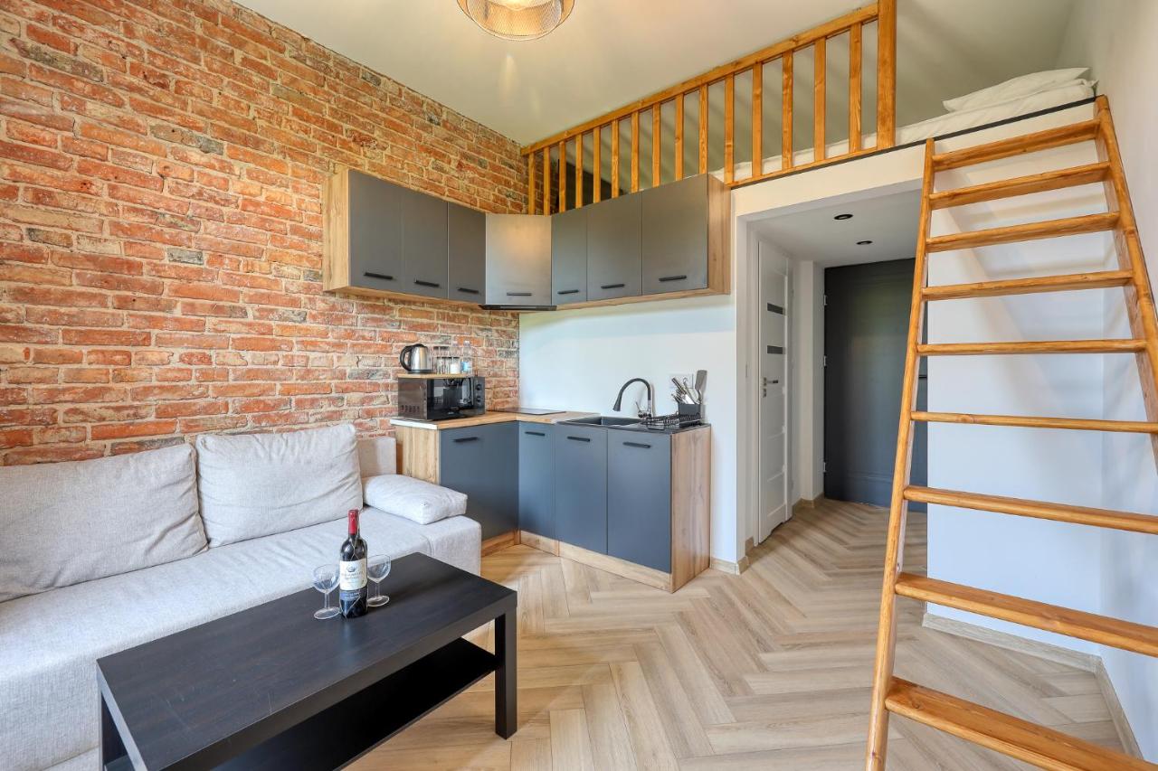 Industrial Apartment - Ferienwohnung Warschau