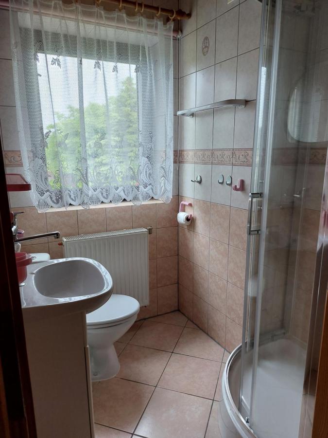 Vierbettzimmer mit privatem externen Bad