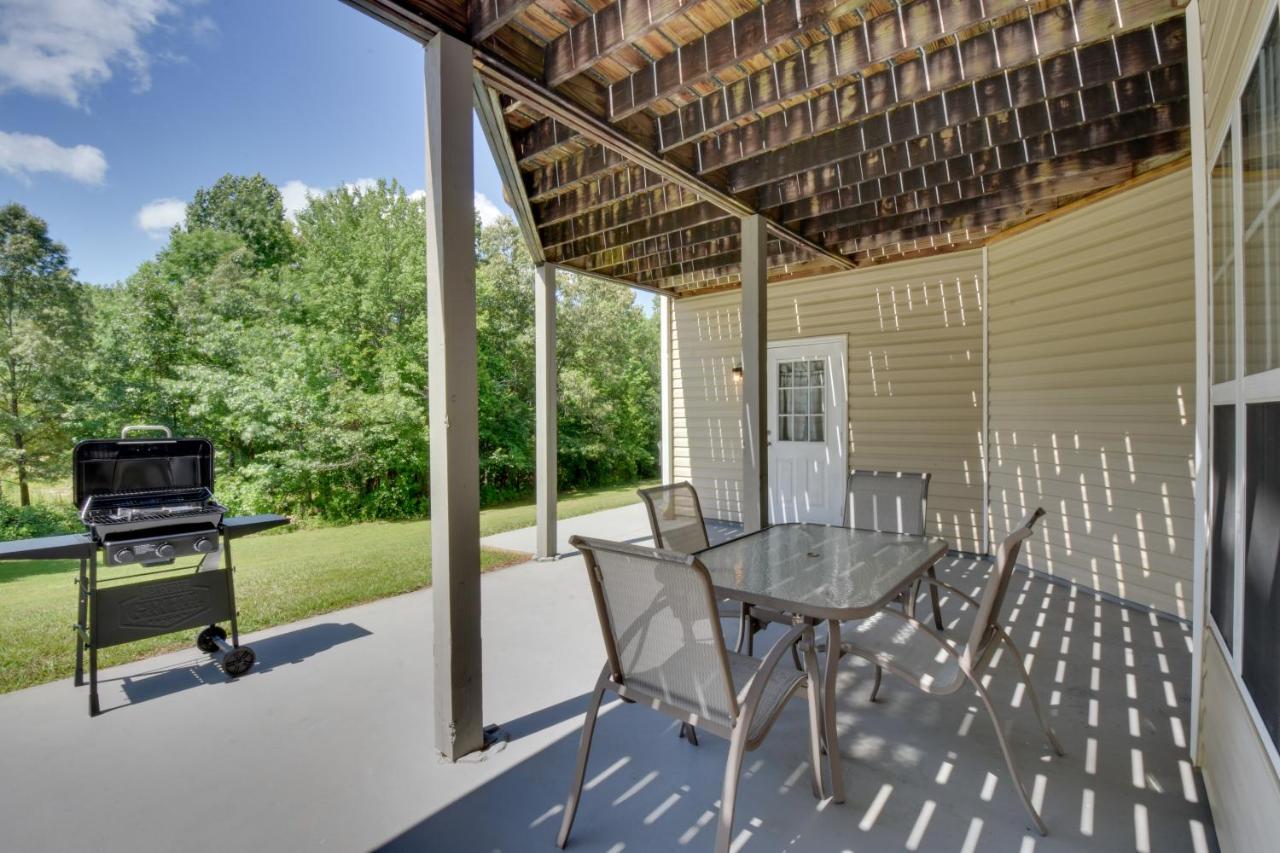 Pet-Friendly Cleveland Apt 7 Mi to Yonah Mountain - B&B