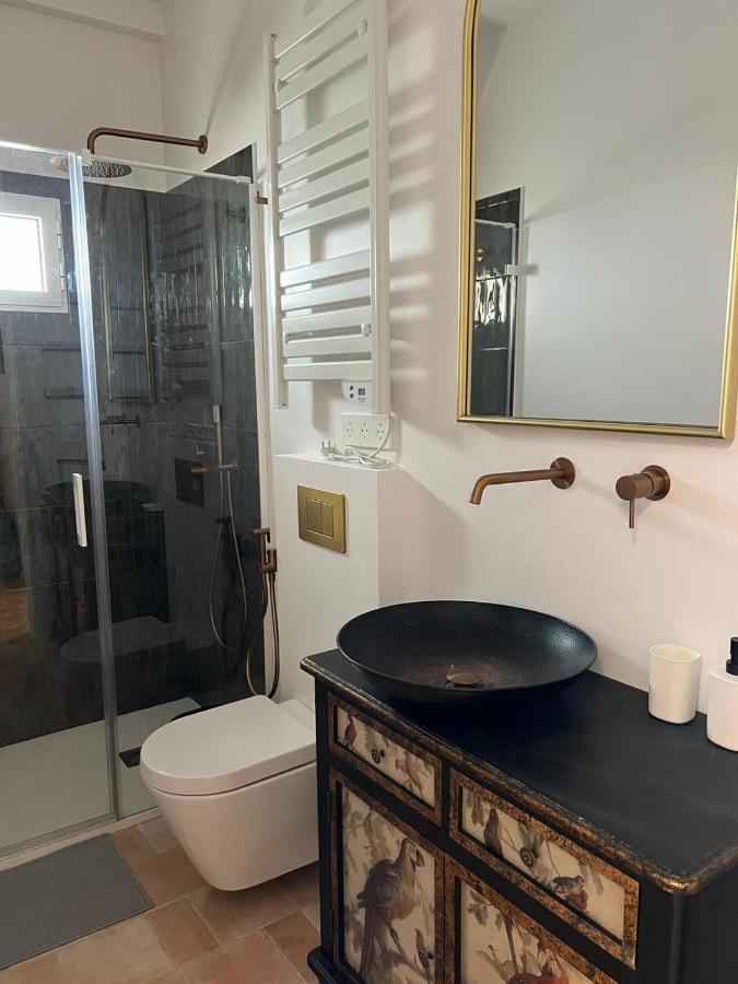 Camera Matrimoniale con Bagno in Comune