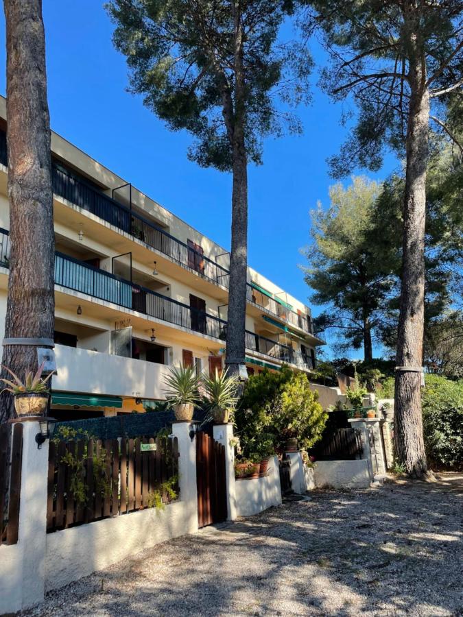 Charmant T3 au milieu des pins, terrasse sud, vue mer, plage à pieds, fibre et garage privé inclus - Chambres d'hôtes Les Lecques