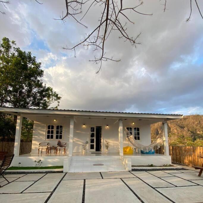 Rumah Akbar Villa Taliwang - B&B