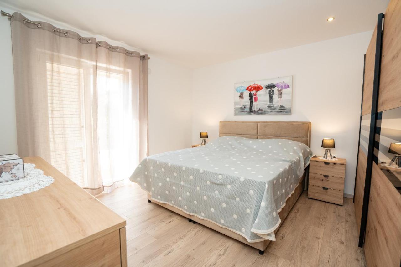 Appartement 2 Chambres avec Terrasse et Vue sur la Mer