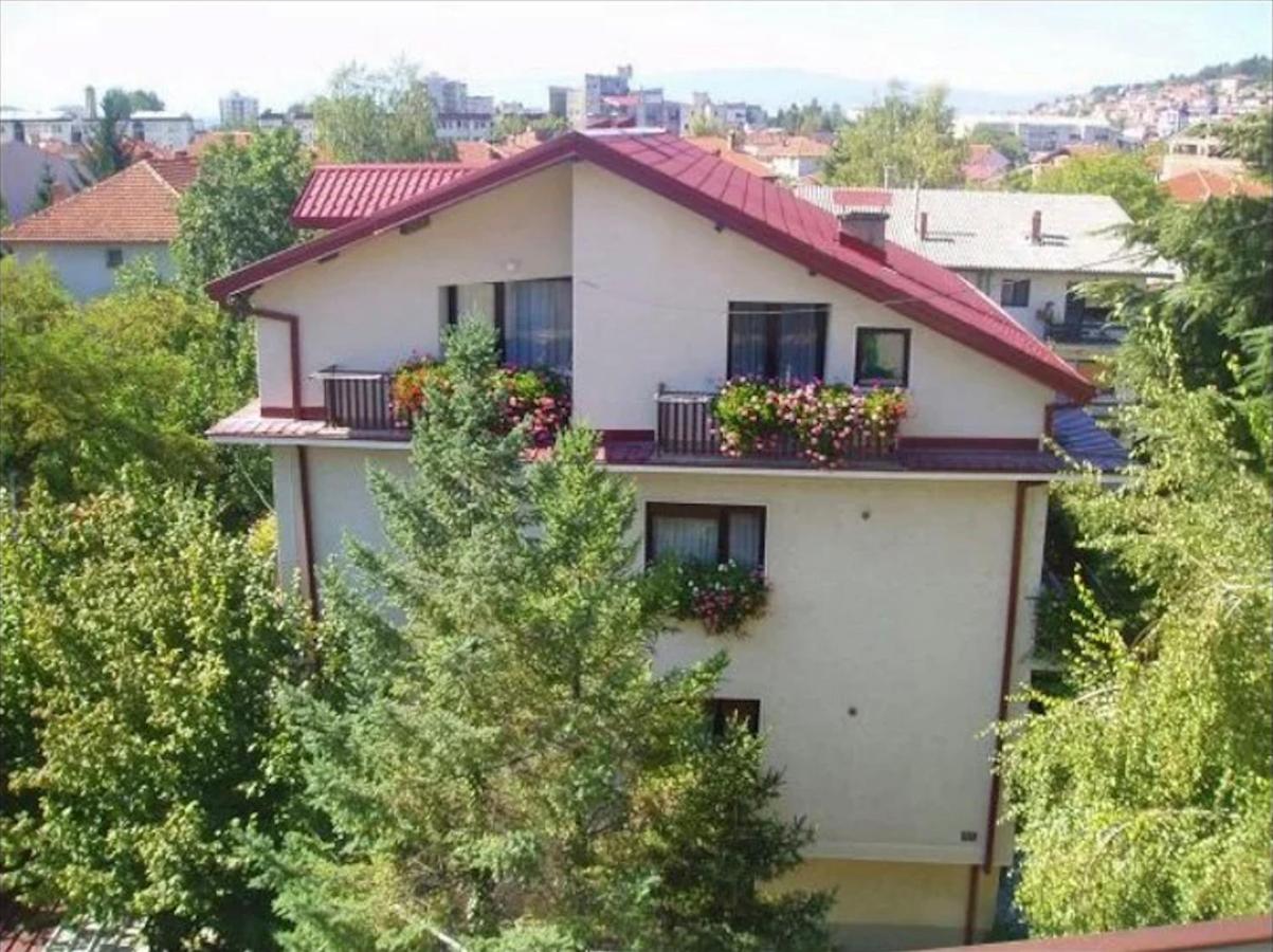 Studio-Apartment mit Balkon