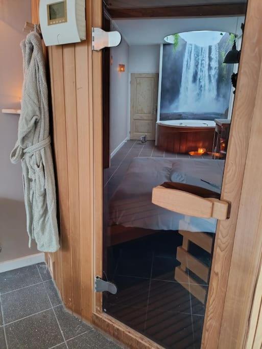 Waterval Wellness-suite met Sauna! - Ferienwohnung Bodegraven