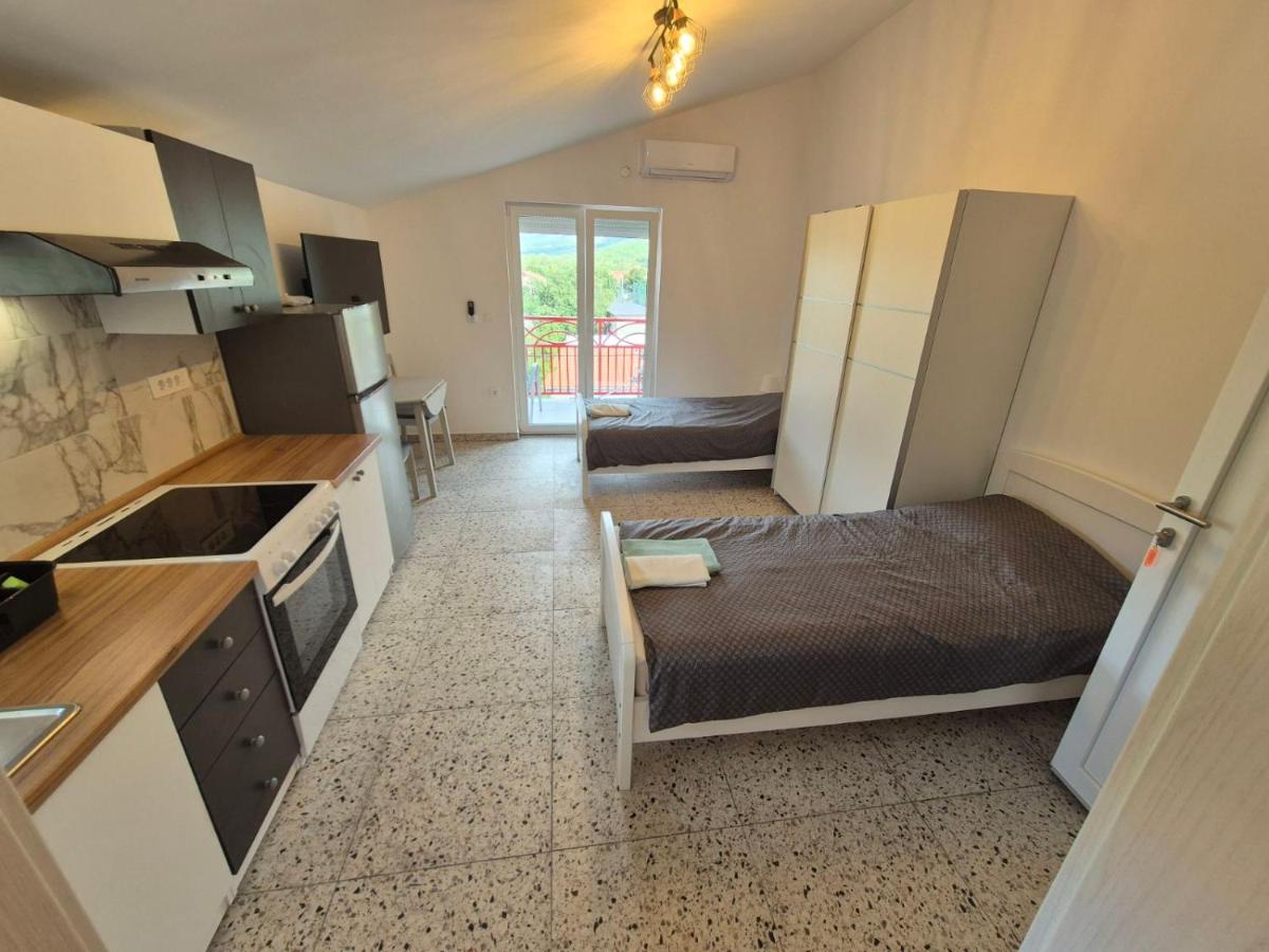Studio apartments TRIBALJ CRIKVENICA - B&B