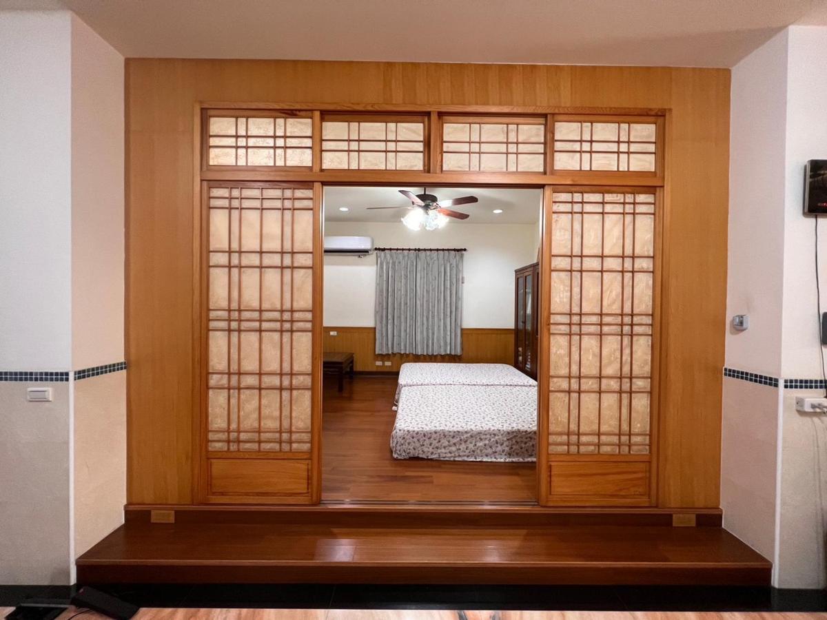 Chambre Familiale avec Salle de Bains Commune