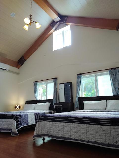 Family Room with Mountain View