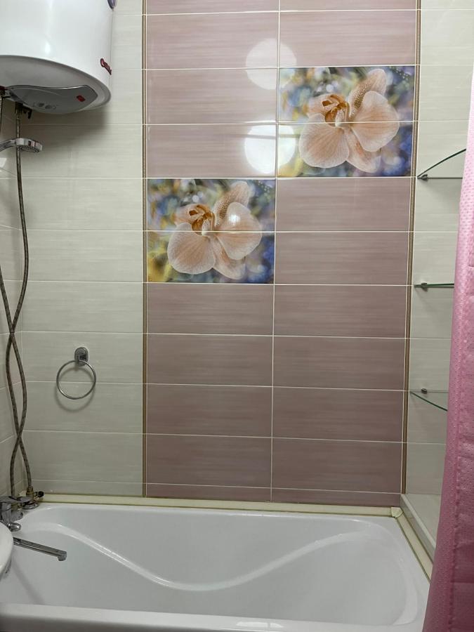 3х комнатная посуточно - B&B Taraz