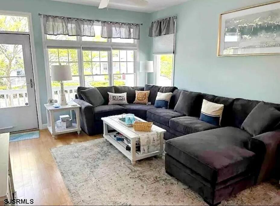 Seaside Serenity AC-Beautiful Ocean View Home -3 bed 2 bath - B&B