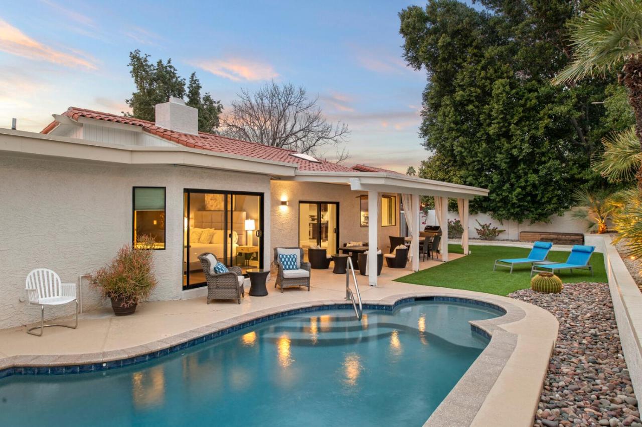 Perfectly Located Spacious Home With Heated Pool - Ferienwohnung