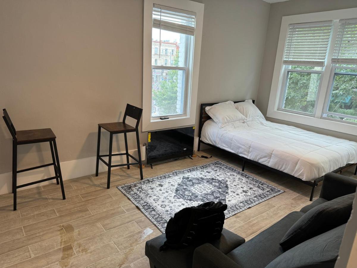 Updated Modern Studio in Dupont, DC - B&B Washington
