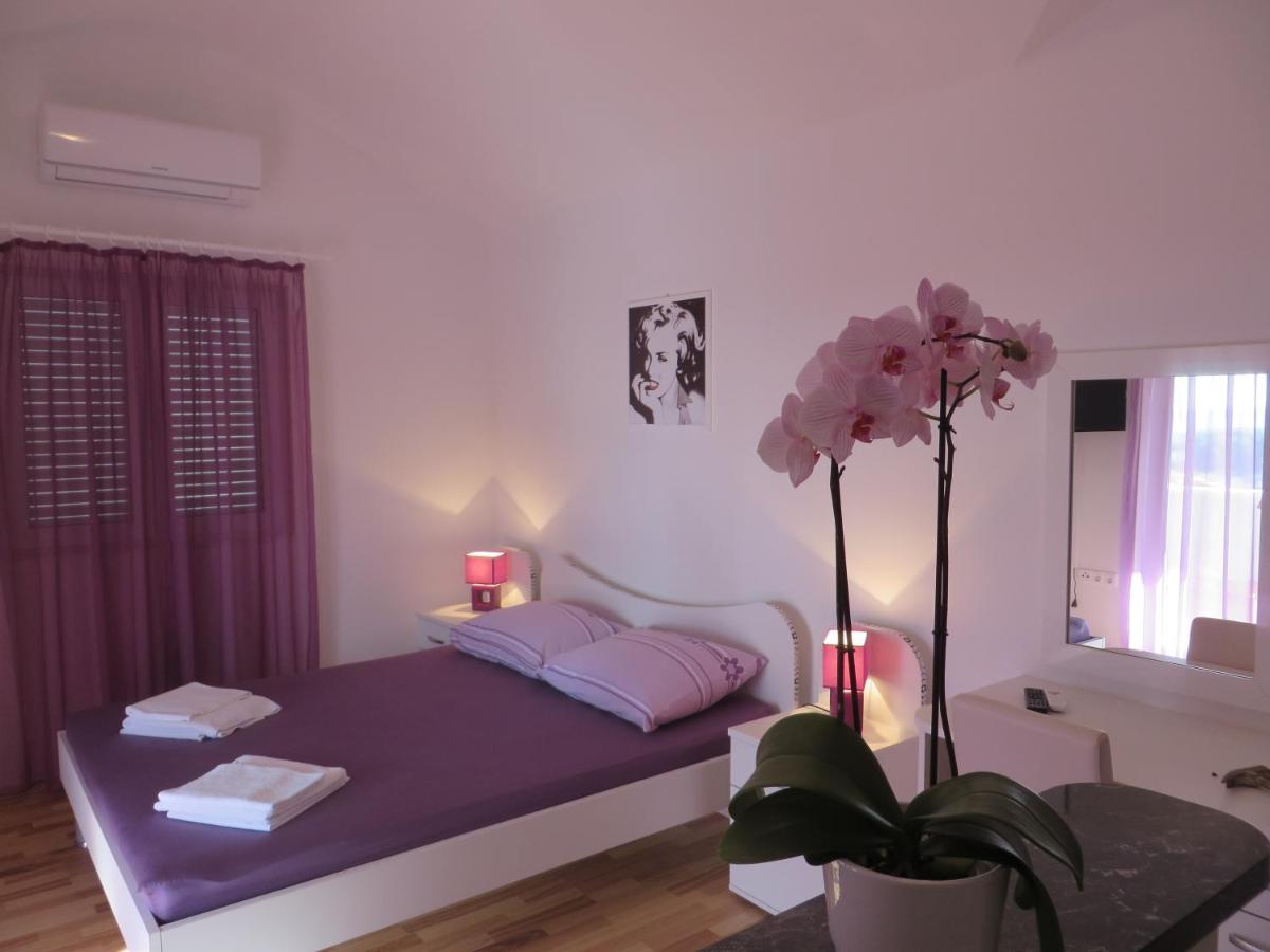 Studio Apartment with Sea View