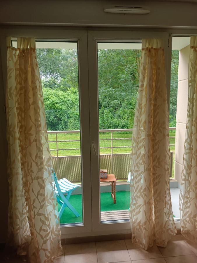 Proche Disneyland Paris - Appartement avec balcon sans vis a vis - parking prive Résidence calme - Chambres d'hôtes Montévrain