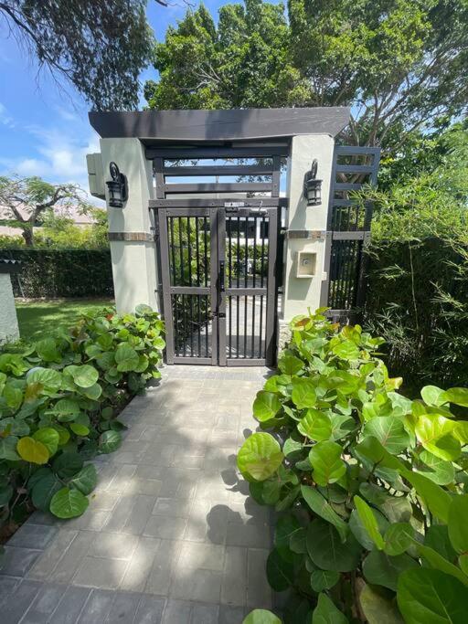 Amazing beach and golf condo Playa Dorada - B&B