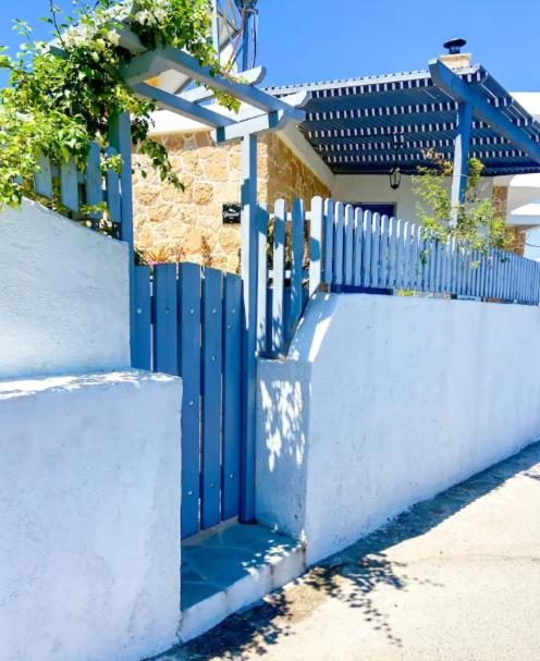 Giasemi Aegina, Modern House - Ferienwohnung