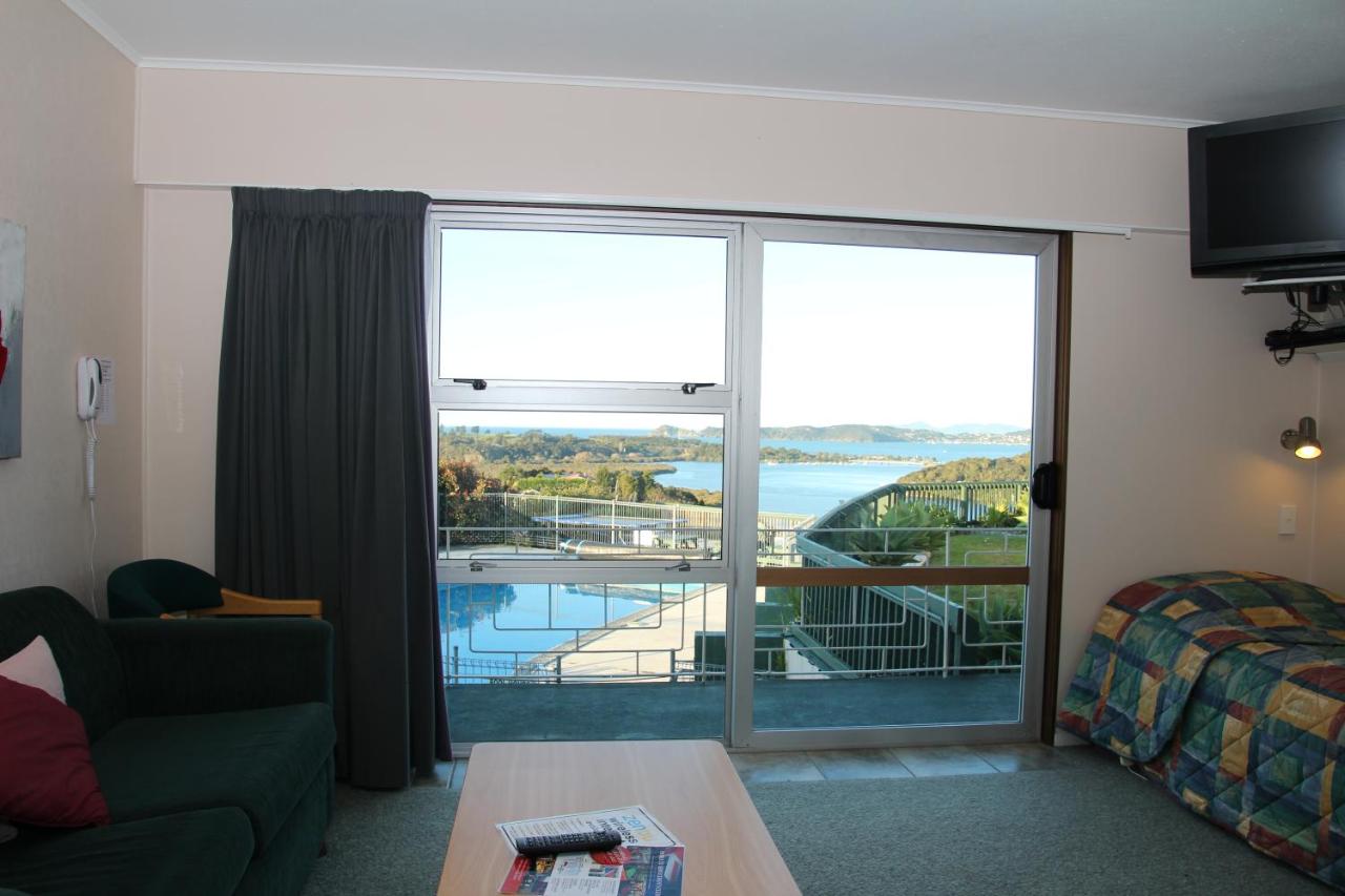 One-Bedroom Apartment with Ocean View