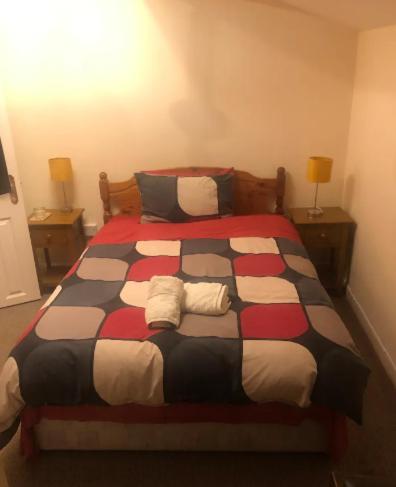 Private comfortable bedroom with ensuite - B&B