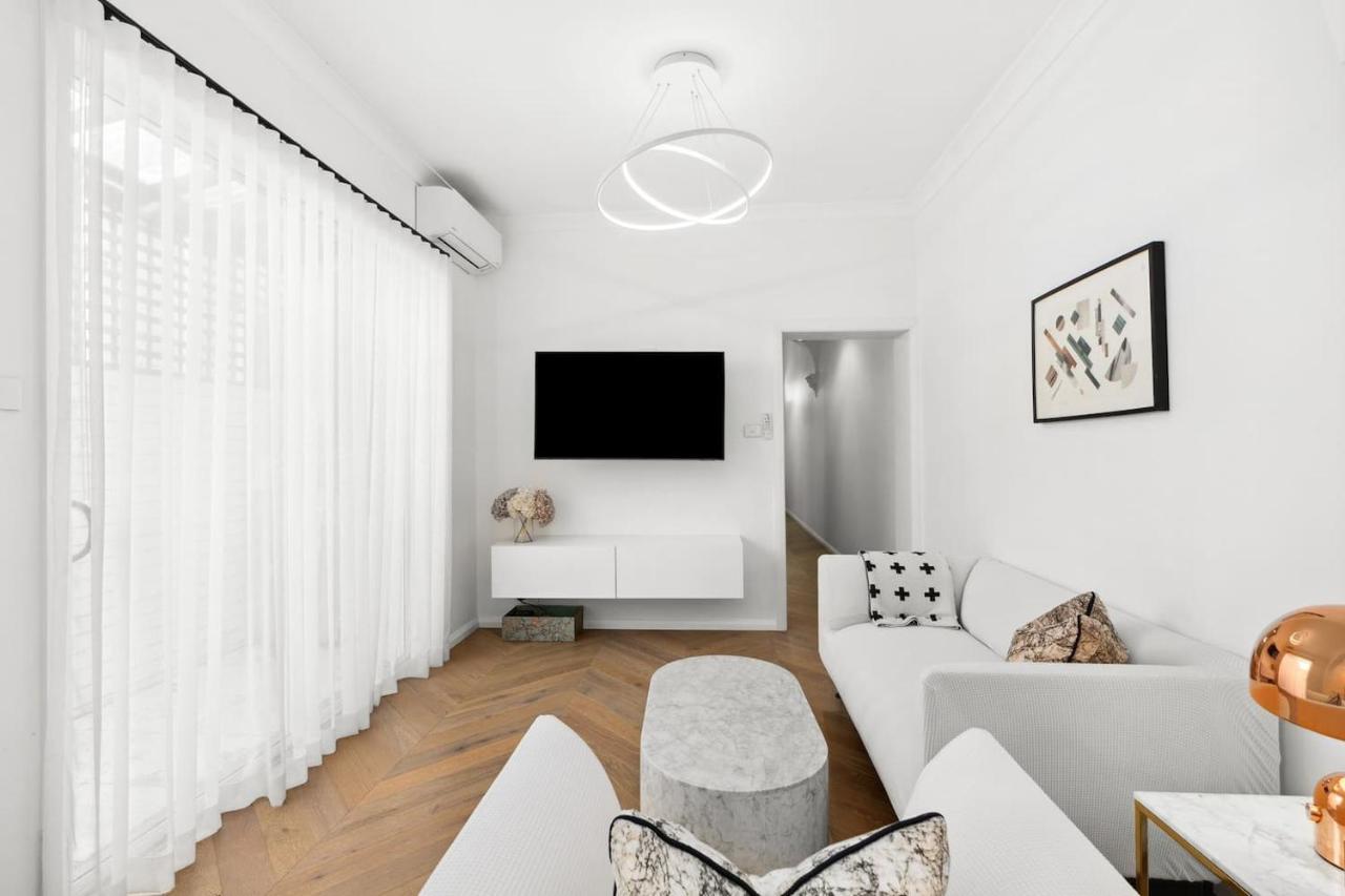 Pearl Terrace - Heritage Elegance in Redfern's Heart - B&B