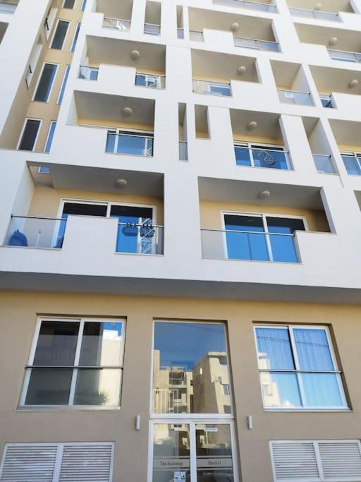 Go Exchange, Block D, Apt 6 Entire Unit - B&B