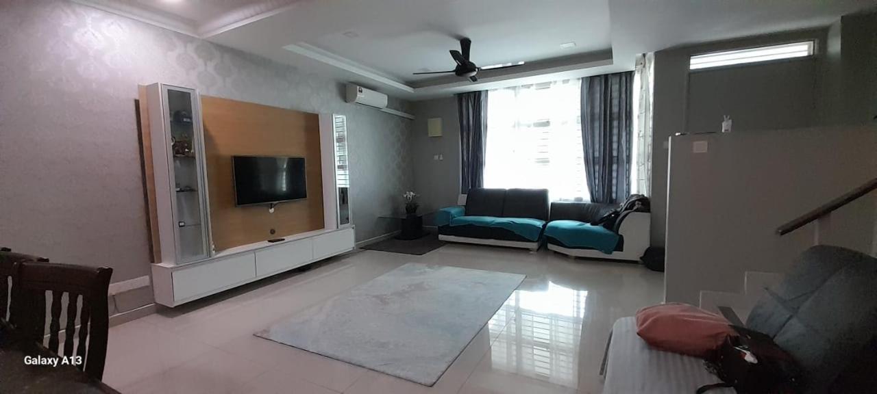 RS Homestay Semenyih - B&B