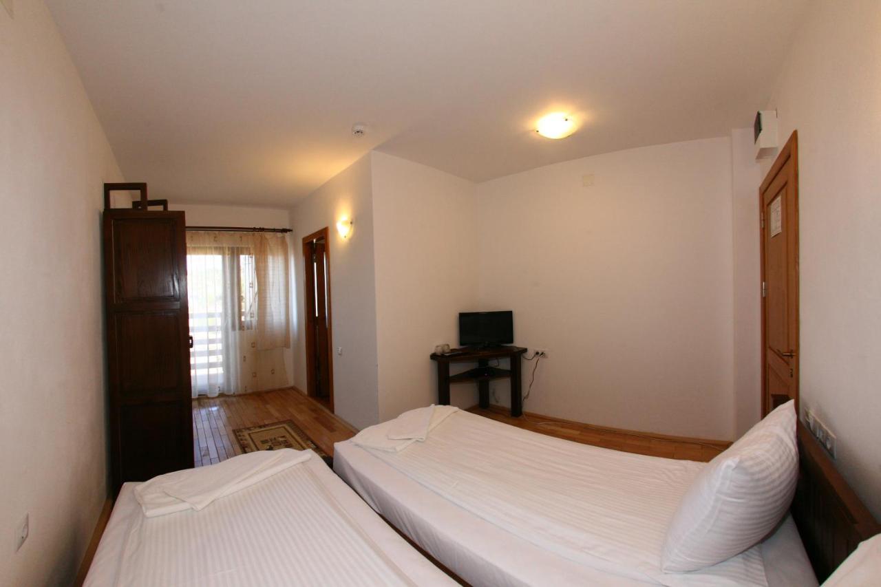 Camera Doppia con Letti Singoli