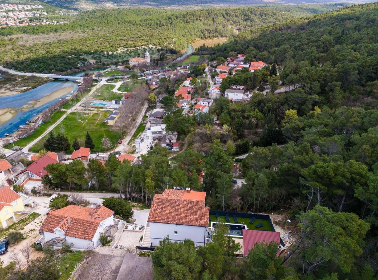Villa Ivanovi Dvori - B&B