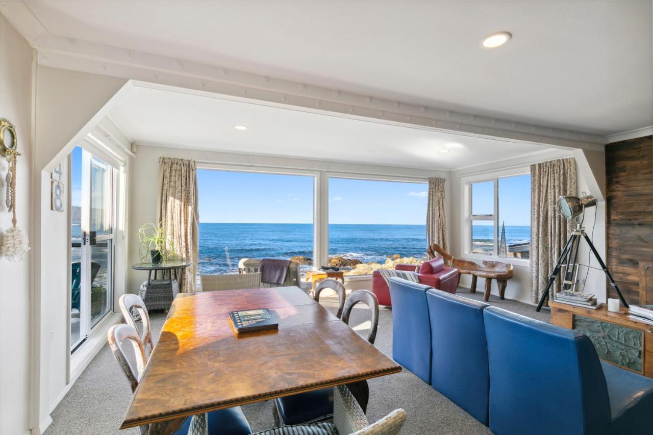 Pacific Ocean seafront home near airport - B&B