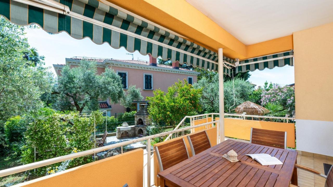 Apartment Zmak with Terrace - B&B Umago