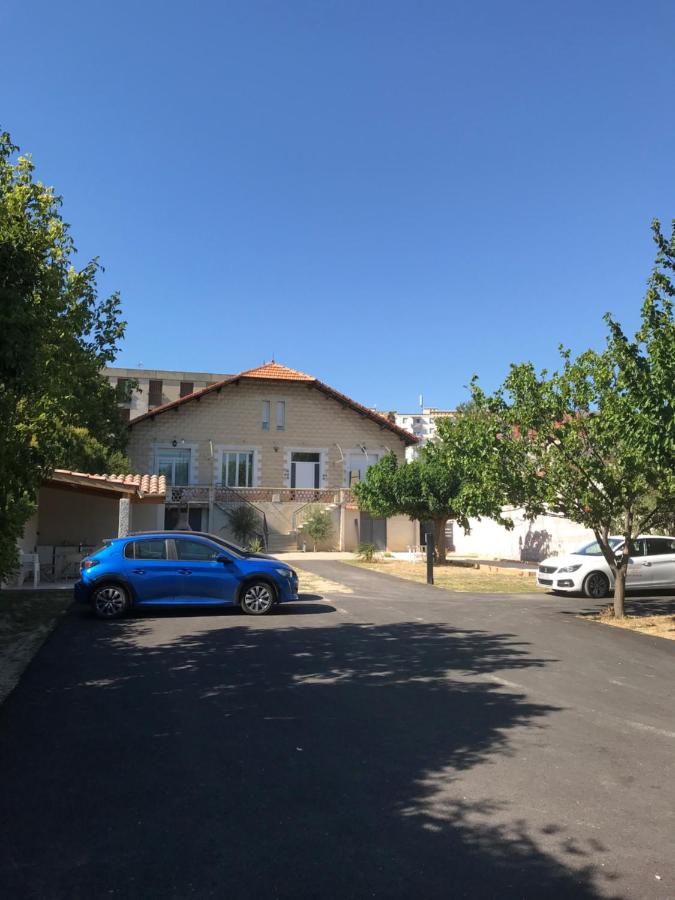 Résidence K and C - Ferienwohnung Bollène