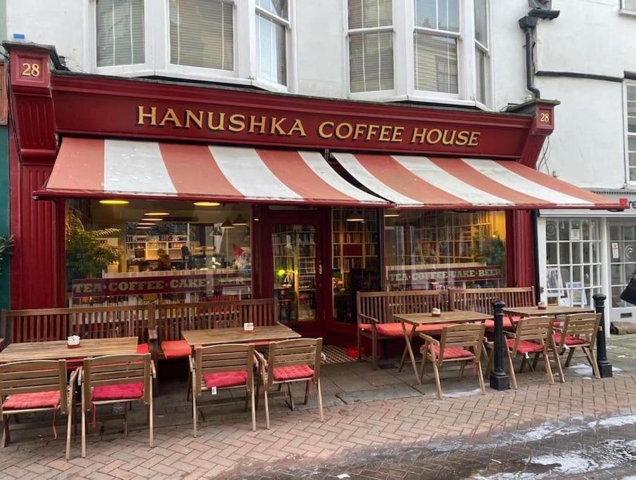 Hanushka - B&B Hastings