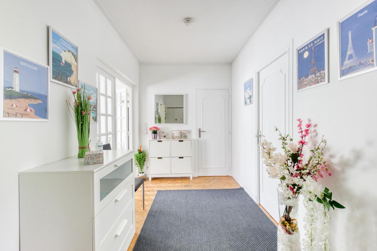 Disponible - 5mn Paris - Gare à Pied - Jardin Terrasse - 6 pers - Centre Ville - Proche tous Commerces et transports - Wifi - B&B