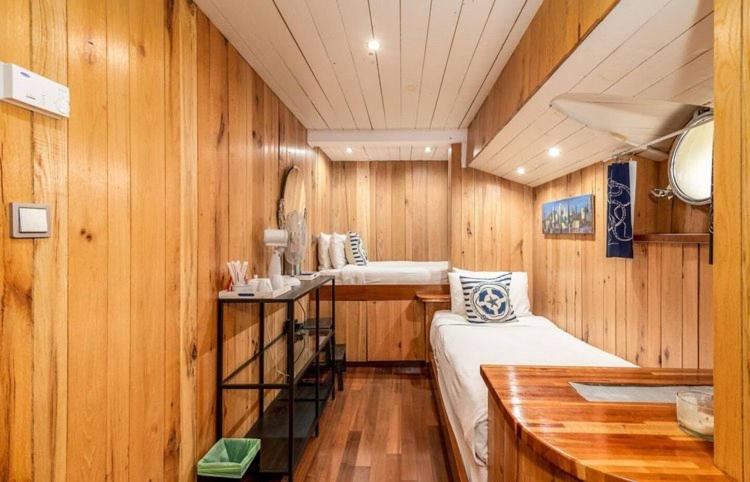 Twin Room with Private Bathroom